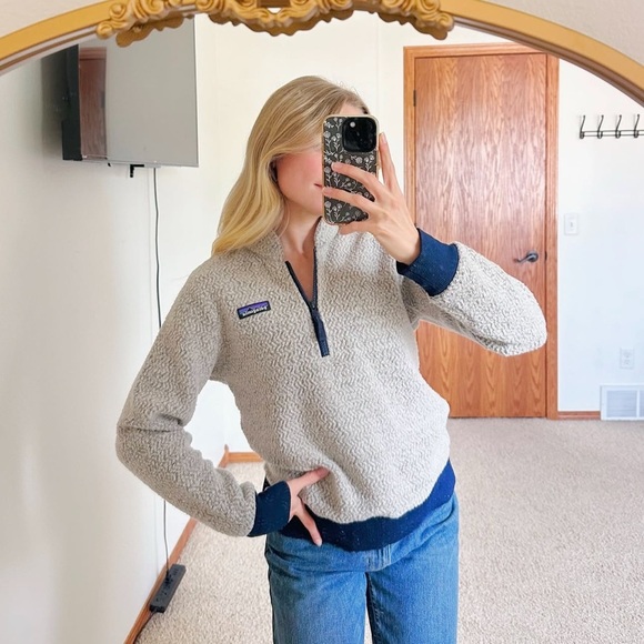Patagonia Sweaters - Patagonia Light Gray Fleece with Navy Trim